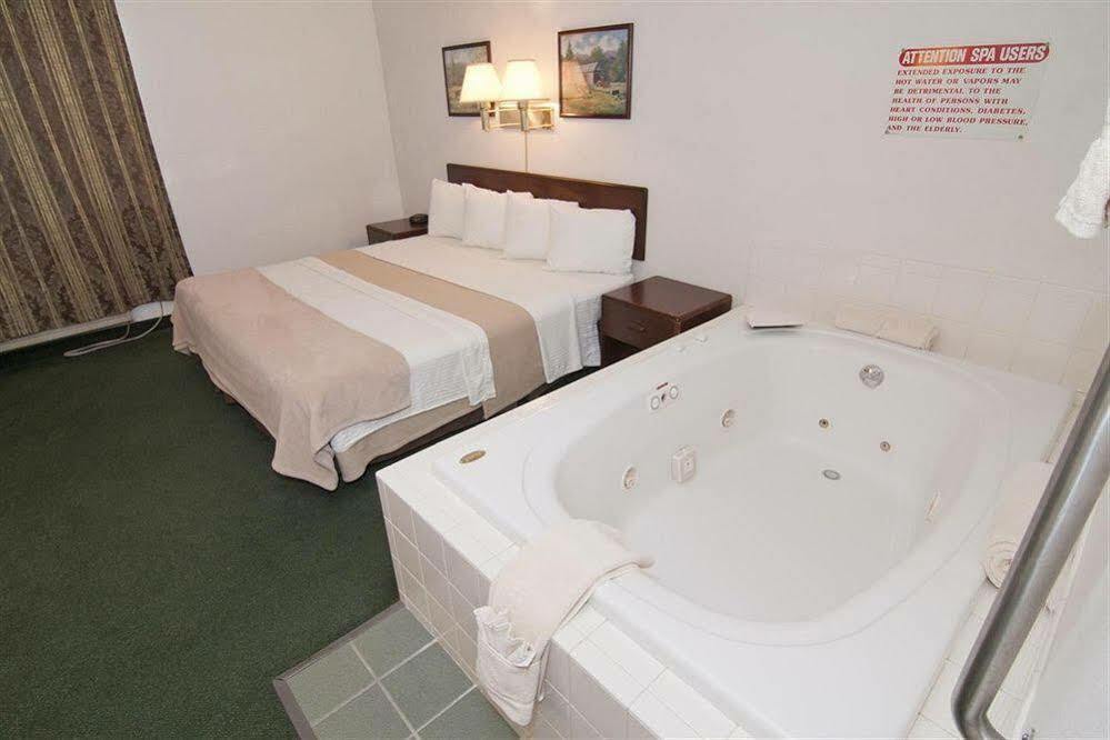Americas Best Value Inn Zumbrota Extérieur photo